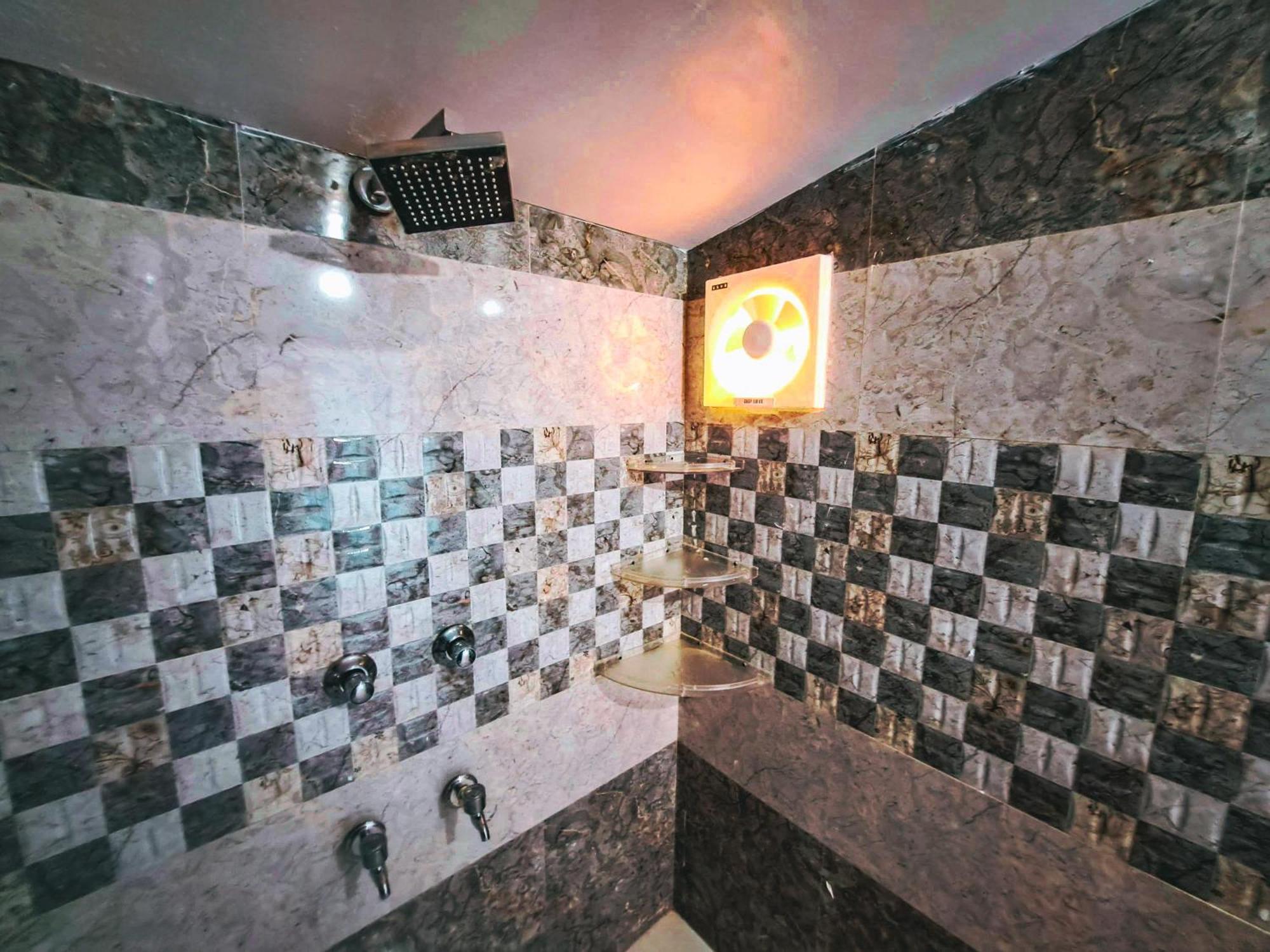 The Pahadi Nest Mukteshwar Hotel Buitenkant foto